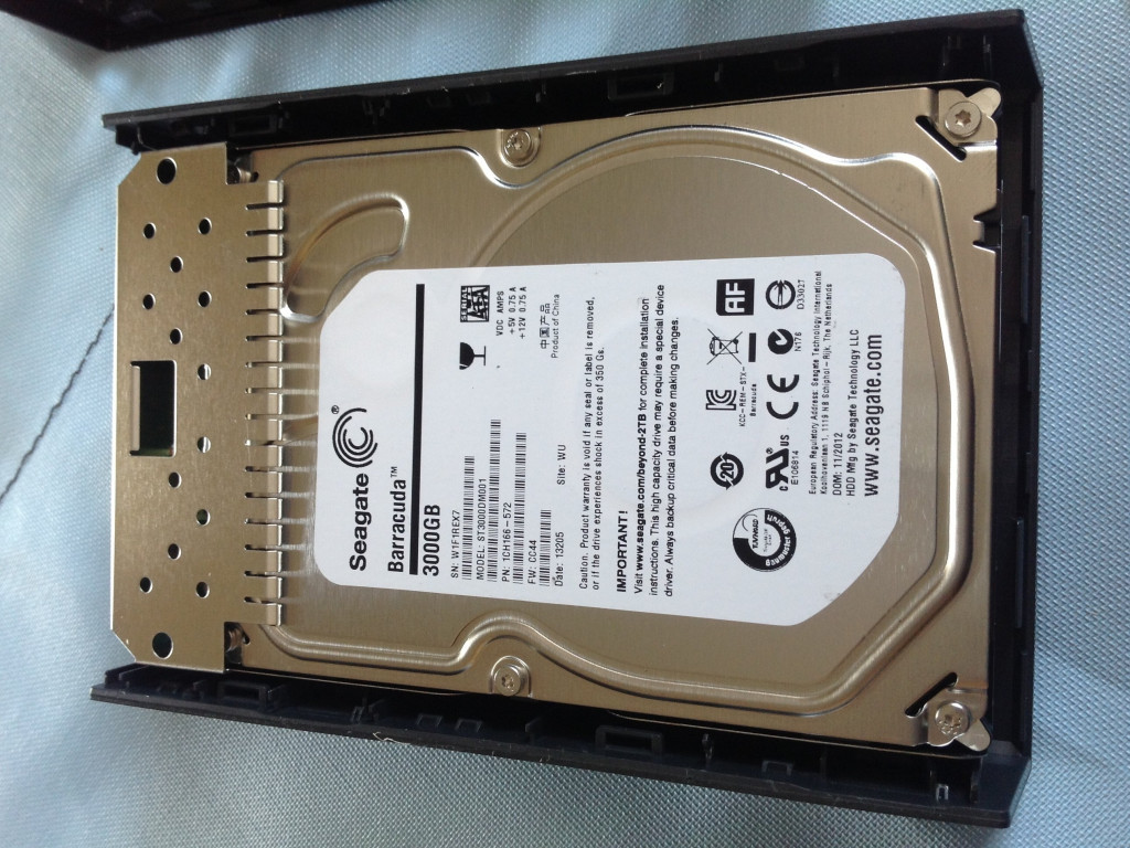 Seagate Expansion SCSI Disk device 1 TB внутренний.