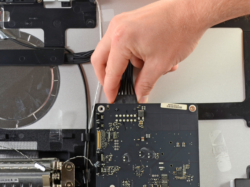 Apple Thunderbolt display разбираем. Thunderbolt 2 разобранный. Thunderbolt Apple разобрать. IFIXIT Thunderbolt display.