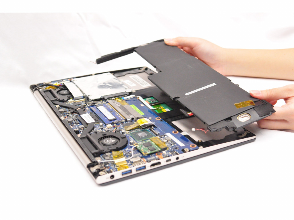 Asus zenbook аккумулятор. ASUS ux32vd SSD. ZENBOOK ux32vd. ASUS ux32vd внутри. Laptop Battery Repair.