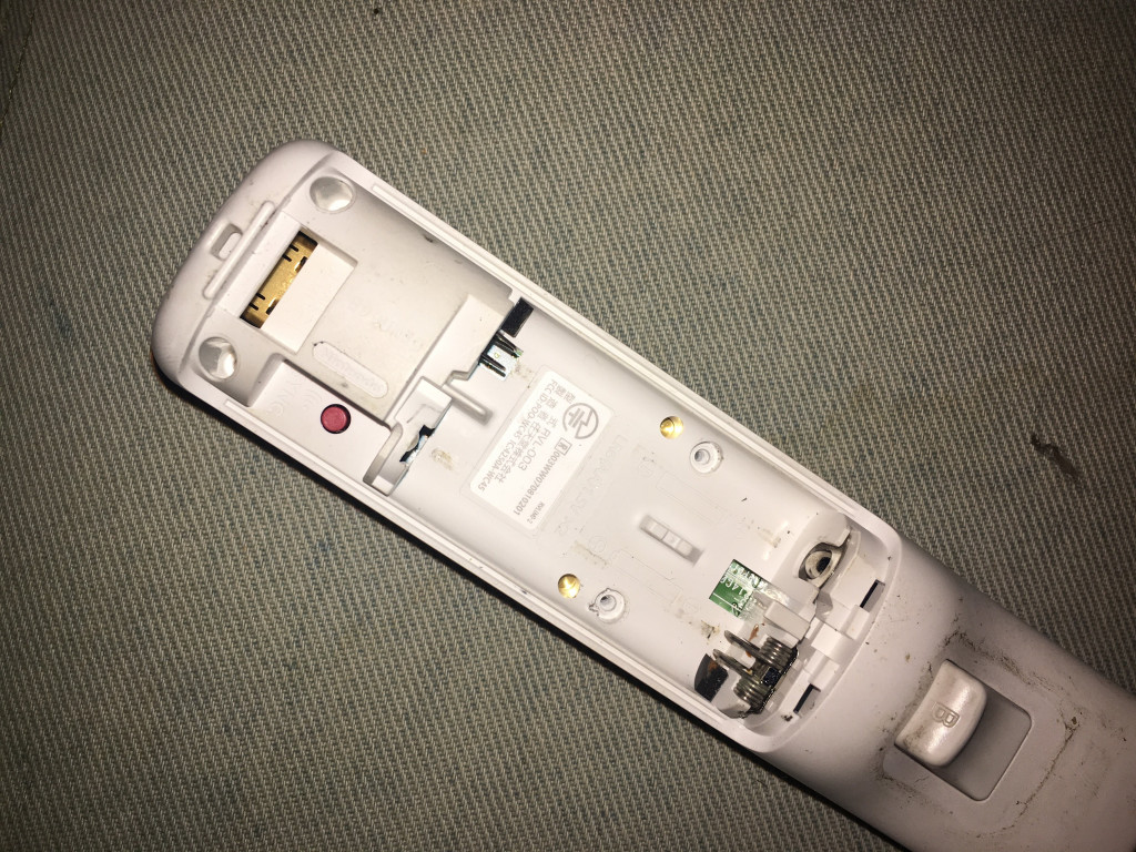 Nintendo Wii Remote и Wii Nunchuk Аксессуар Разборка / Сборка, ремонт за 24  шага ⚙️ [Инструкция с фото]