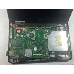 Шаг 22 Замена жесткого диска Dell Inspiron M5110 