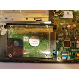 Шаг 5 Замена жесткого диска Acer Aspire E5-573G 