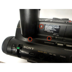 Шаг 2 Замена видоискателя Sony Handycam CCD-TR5 