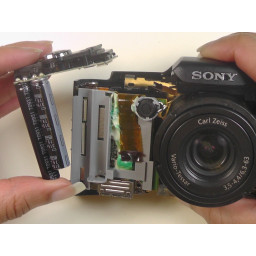 Шаг 7 Замена объектива Sony Cyber-shot DSC-H20 в сборе 