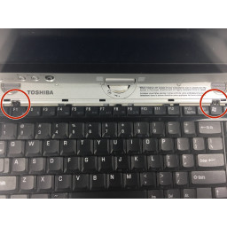 Шаг 4 Замена клавиатуры Toshiba Satellite R15-S829 