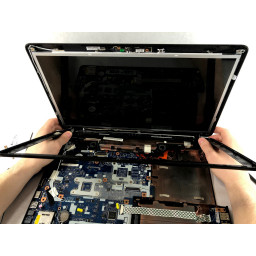 Шаг 13 Замена экрана Acer Aspire E1-531-2438 