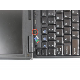 Шаг 7 Замена дисплея IBM ThinkPad 600E 