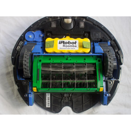 Шаг 7 Замена батареи iRobot Roomba 551 