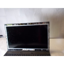 Шаг 2 Замена Dell Precision M6600 LCD 