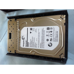 Шаг 3 Разрыв настольного накопителя Seagate 3TB Expansion 