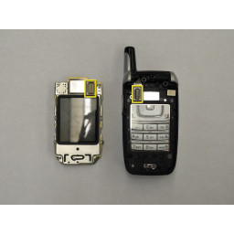 Шаг 3 Замена внутреннего экрана Nokia 6102i 