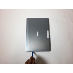 Шаг 2 Замена аккумулятора Acer Aspire Switch 10 SW5-012-18MY 