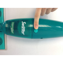 Шаг 2 Замена фильтра Swiffer SweeperVac 