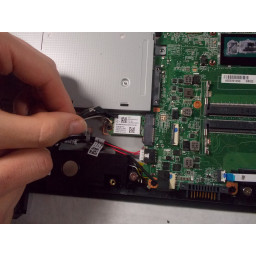 Шаг 7 Замена материнской платы Toshiba Satellite L55t-B5271 