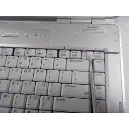 Шаг 4 Замена клавиатуры HP Compaq Presario V5303NR 