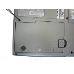 Шаг 9 Замена вентилятора Dell Latitude D610 