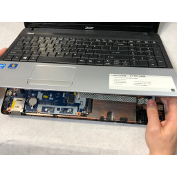 Шаг 10 Замена экрана Acer Aspire E1-531-2438 