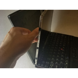 Шаг 3 Замена экрана Lenovo ThinkPad X61 