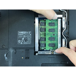 Шаг 4 Замена ОЗУ Acer Aspire 5517-1127 