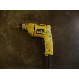 Шаг 17 DeWALT DW106 Amp Drill Техническое обслуживание 