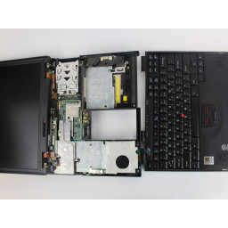 Шаг 9 Замена дисплея IBM ThinkPad 600E 