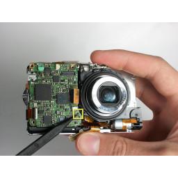 Шаг 5 Разборка платы логики Canon Powershot SD880 