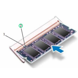 Шаг 4 Замена модуля памяти Dell Inspiron n5110 Выровняйте паз