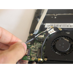 Шаг 8 Замена экрана Dell XPS 13 L321X 