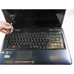 Шаг 6 Замена материнской платы Toshiba Satellite L775D-S7340 