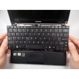 Шаг 8 Замена клавиатуры Toshiba Mini NB505 