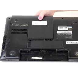 Шаг 5 Замена оперативной памяти Samsung NP350E5C-A02US 