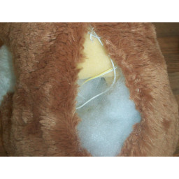 Шаг 3 Nintendogs Plush Toy Замена батарейного блока 