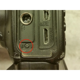 Шаг 2 Canon EOS 7D Bent CF Pin Fix / Замена карт-ридера 