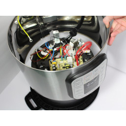 Шаг 6 Замена светодиодного дисплея Instant Pot IP-DUO80 V2 