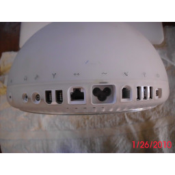 Шаг 1 EMC 1936 iMac G4 17 800 МГц Замена батареи 