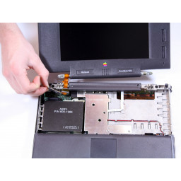 Шаг 6 Замена монитора Apple Powerbook 5300 