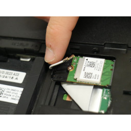 Шаг 7 Dell Inspiron 14-3452 Замена экрана 