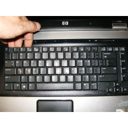 Шаг 2 Замена вентилятора HP Compaq 6730b 