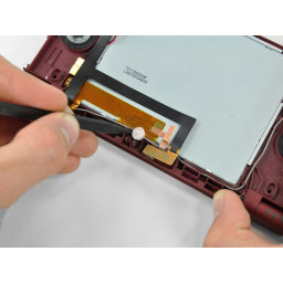 Шаг 30 Замена микрофона Nintendo DSi XL 