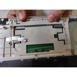 Шаг 11 Замена трекпада Toshiba Satellite E45t-B4204 