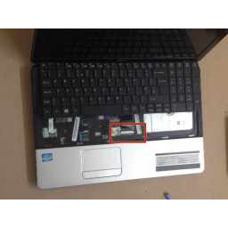 Шаг 3 Acer Aspire E1-571 - замена клавиатуры 