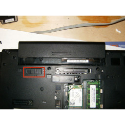 Шаг 1 Замена вентилятора HP Compaq 6730b 