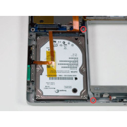 Шаг 18 17-дюймовые модели MacBook Pro A1151 A1212 A1229 и A1261 Замена левой платы ввода-вывода 