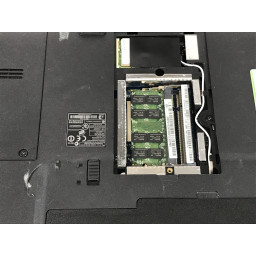 Шаг 5 Замена ОЗУ Acer Aspire 5517-1127 