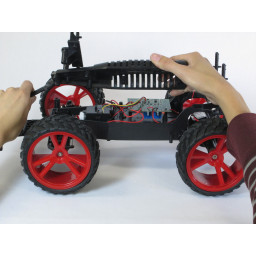 Шаг 8 Torque King Electric RTR RC Замена сервопривода рулевого управления для грузовика 