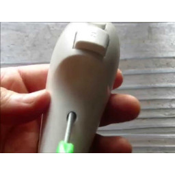 Шаг 17 Nintendo Wii Remote и Wii Nunchuk Аксессуар Разборка / Сборка 