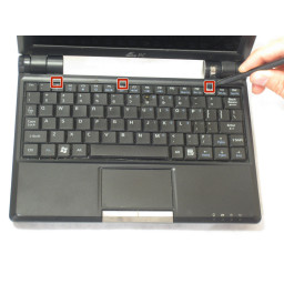 Шаг 1 Замена клавиатуры ASUS Eee PC 900HD 