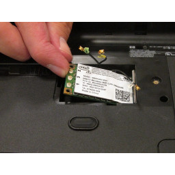 Шаг 3 Замена беспроводной карты HP Pavilion dv2000 