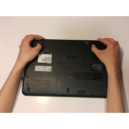 Шаг 1 Ремонт сенсорной панели Toshiba Satellite P755 S5390 