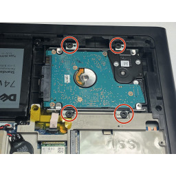 Шаг 7 Dell Inspiron 15-7567 Замена жесткого диска 